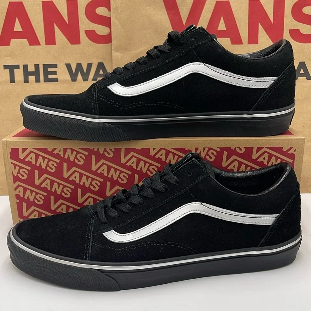 Vans Men’s Black and White Sneakers Old Skool
Metallic Black
VN000CTERMA - Picture 1 of 16
